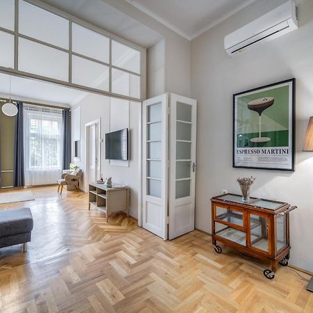 Jokai Hideaway Apartment Budapest Bagian luar foto