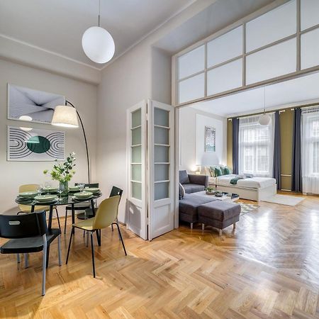Jokai Hideaway Apartment Budapest Bagian luar foto