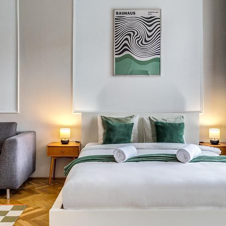 Jokai Hideaway Apartment Budapest Bagian luar foto
