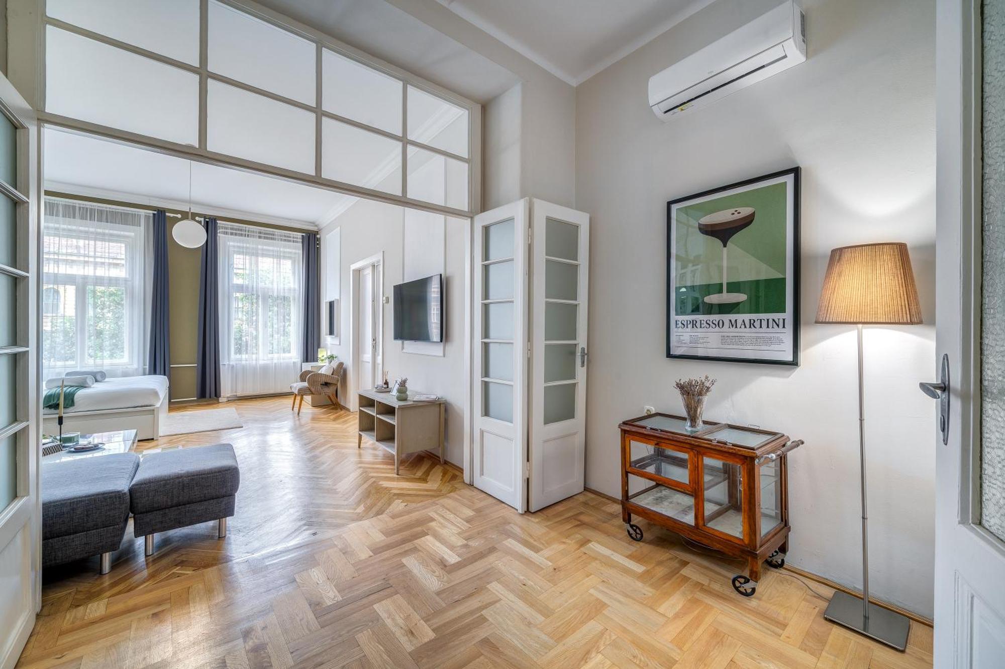Jokai Hideaway Apartment Budapest Bagian luar foto