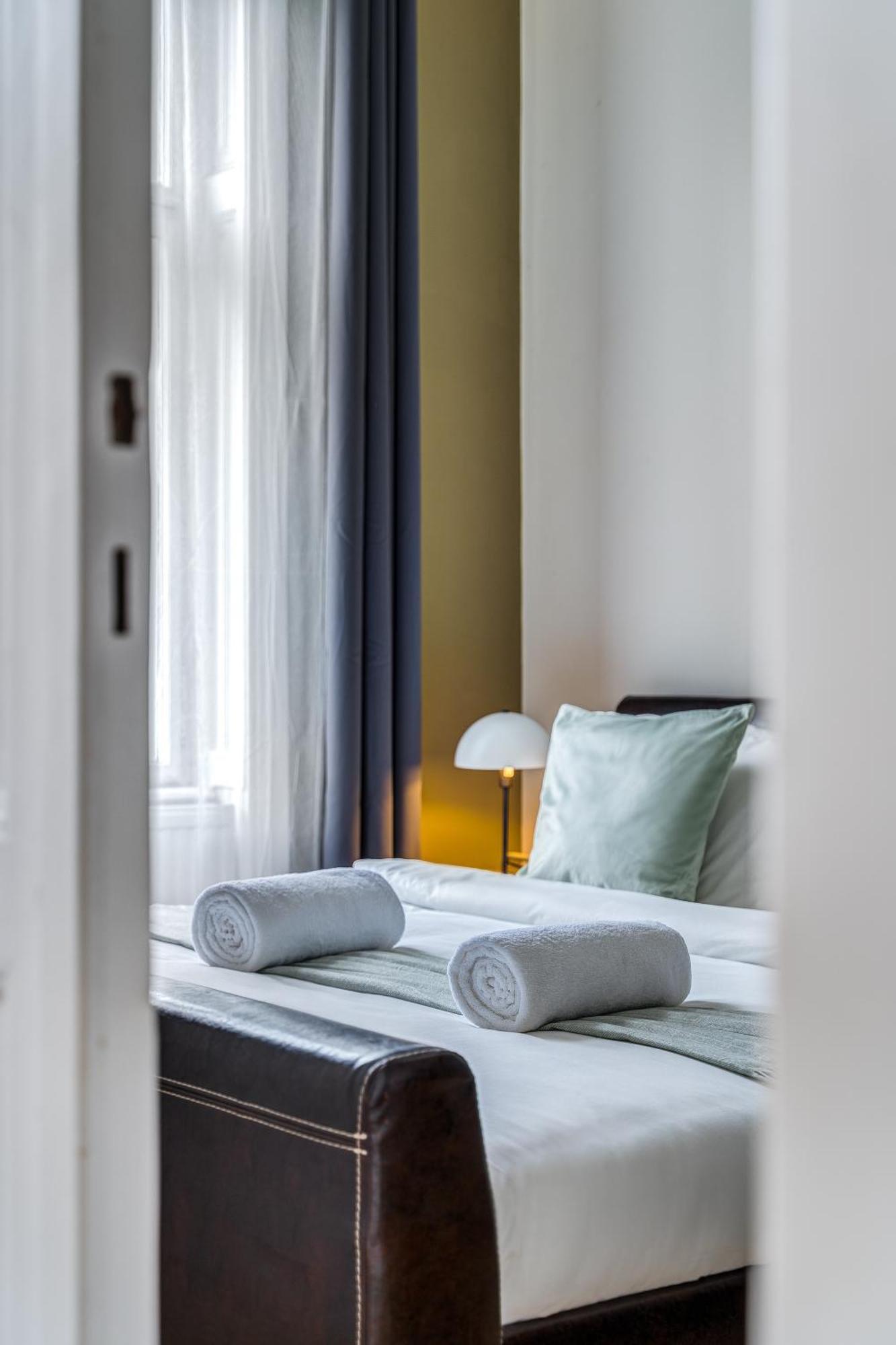 Jokai Hideaway Apartment Budapest Bagian luar foto