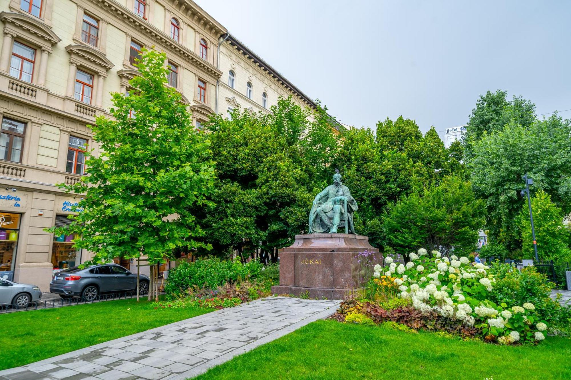 Jokai Hideaway Apartment Budapest Bagian luar foto